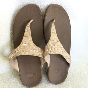 FITFLOP Lulu Incastone Thong Sandals Womens 10 US Tan Rhinestone Wedge L85-137